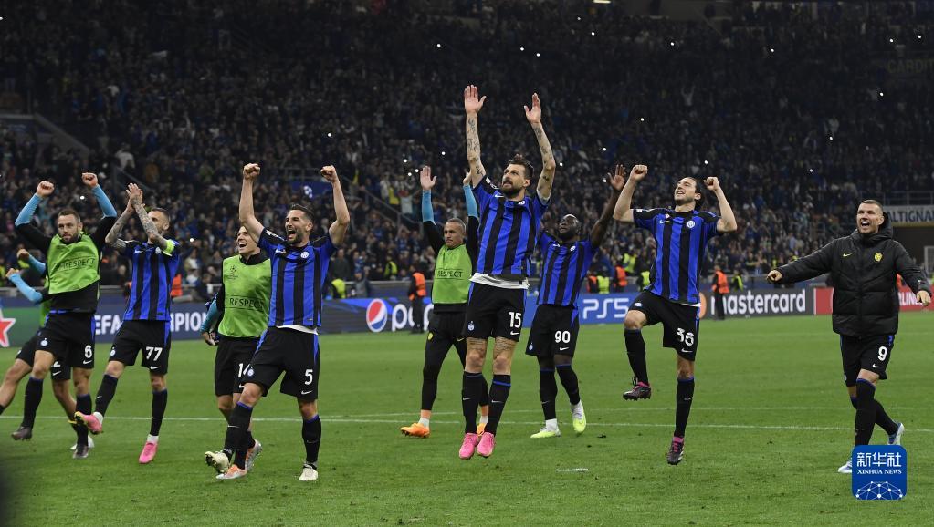 米体：罗马想冬窗租借齐尔克泽，若晋级欧冠会自动触发买断