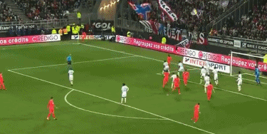 庆祝大儿子蒂亚戈13岁生日，梅西一家举办了巴萨主题生日派对