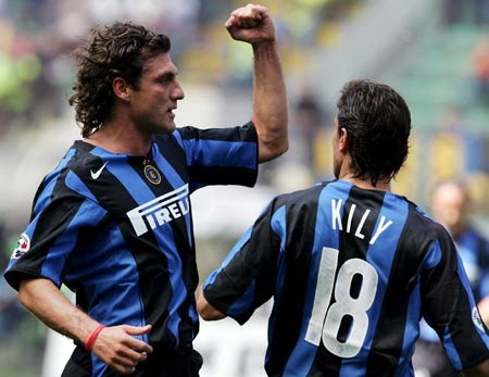 官方：切尔西签下19岁后卫哈托，转会费4418万欧签约至2032年