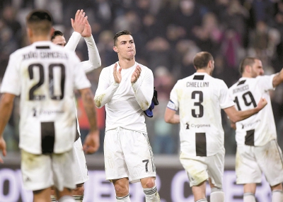 足球中超后卫世界级解围登上热搜