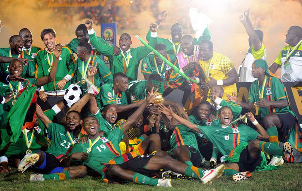 KD：经历这些艰难的比赛，对我们整个团队来说都非常重要