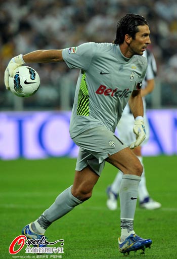 布冯：从未见过球迷从55分钟开始嘘国家队，这没有任何建设性