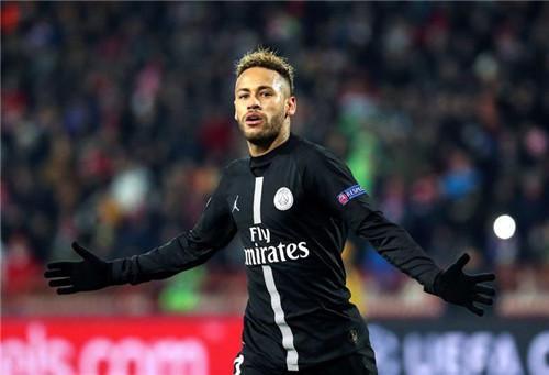 真要走了？孙兴慜在赛后领奖前多次拒绝佩戴队长袖标